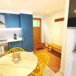 Daire Zentral In Altstadt - Bis 5 Gaeste - Free Parking *